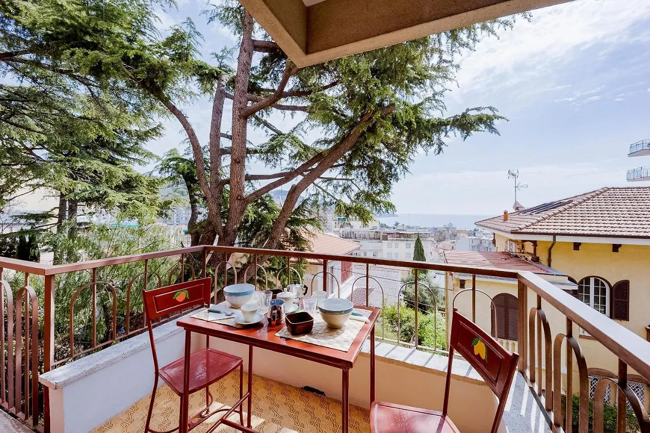 Condominium Flora Vintage Apartment Sanremo